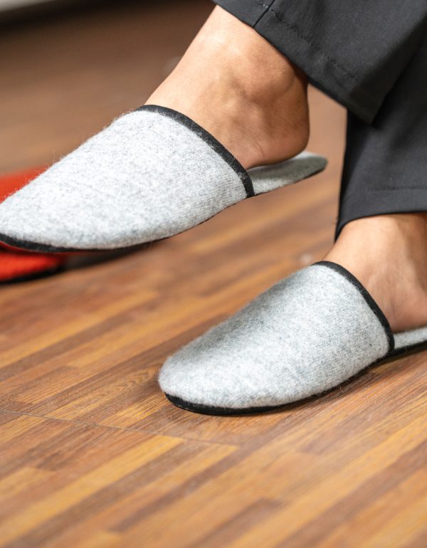 Cashmere slippers